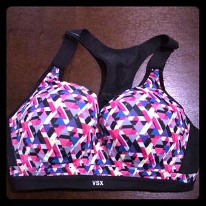 NWOT Victoria’s Secret VSX sports bra